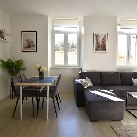 Cosy Old Town Apartment Pula