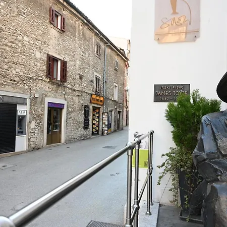 Cosy Old Town Apartment