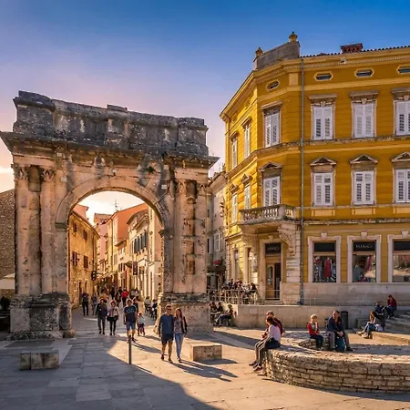 Cosy Old Town Apartman Pula